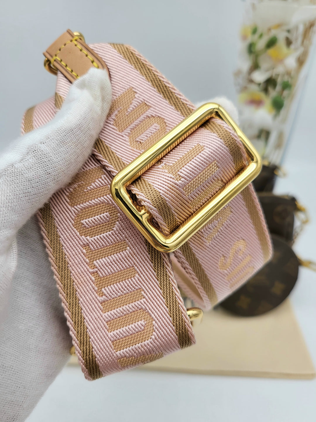 LOUIS VUITTON MULTI POCHETTE
