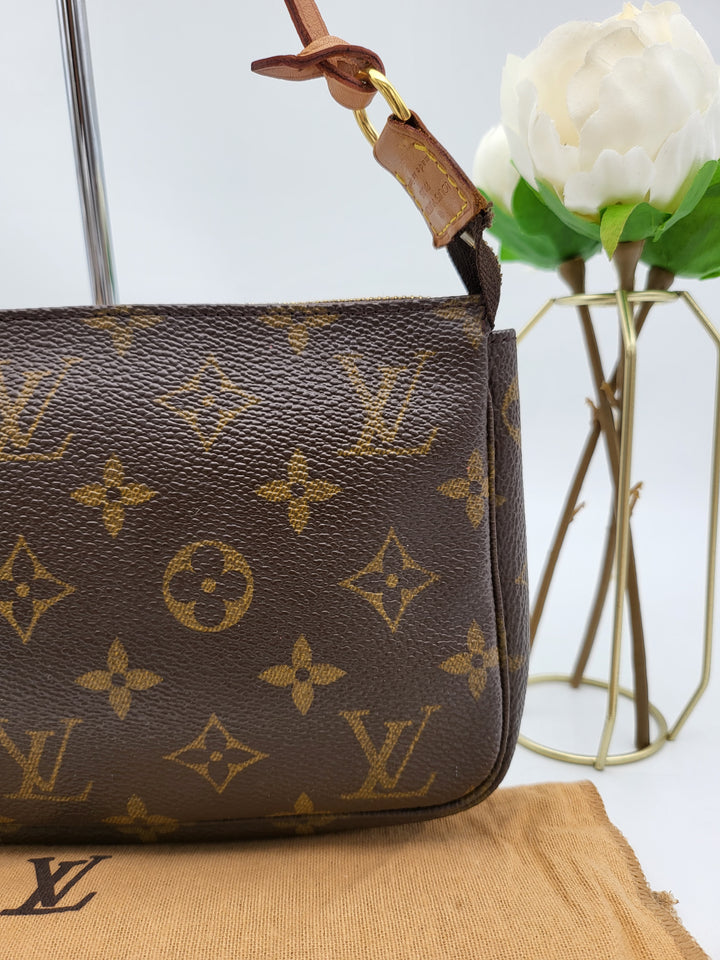 LOUIS VUITTON POCHETTE ACCESSORIES MONOGRAM