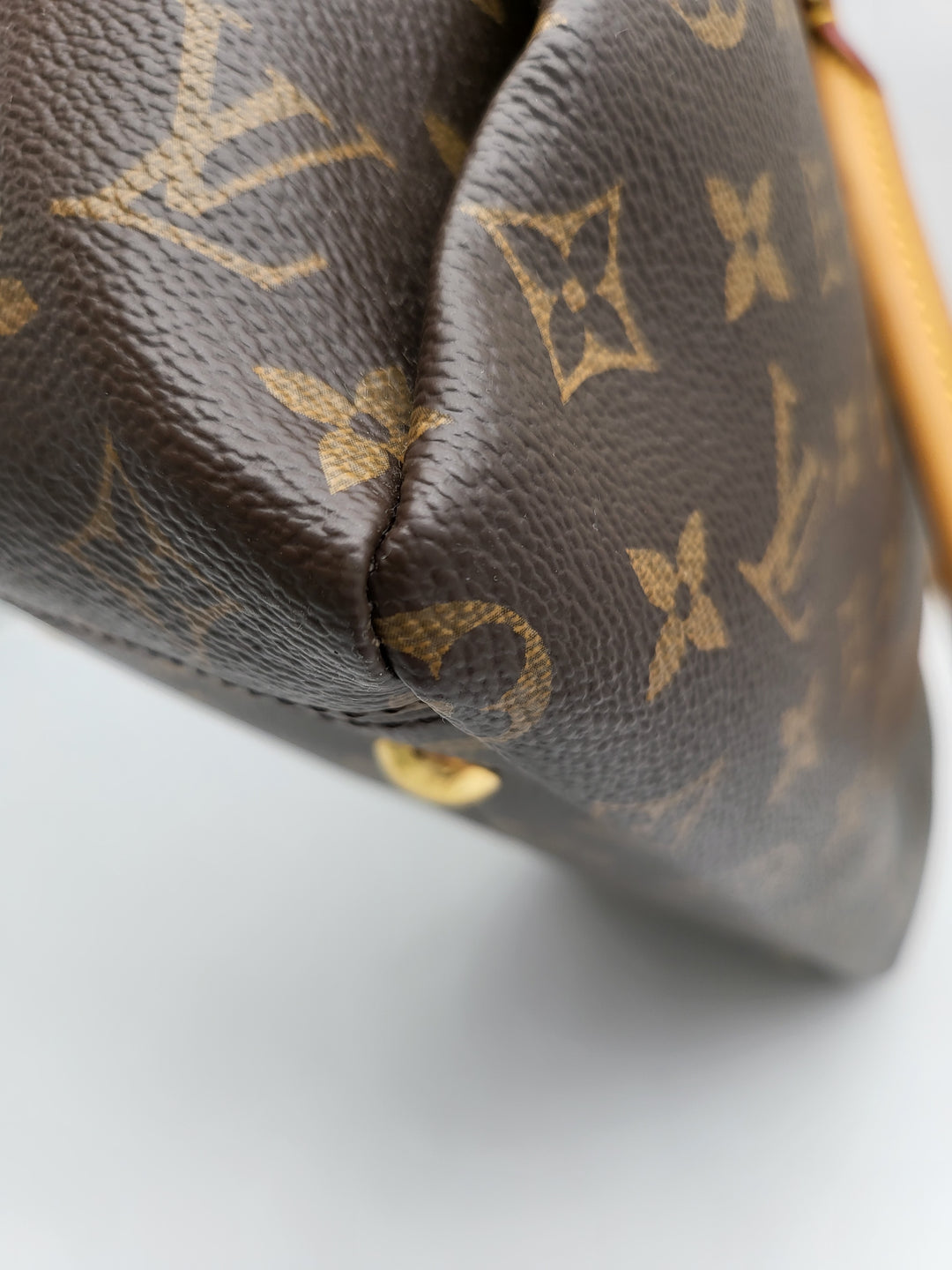 LOUIS VUITTON PALLAS SAFFRON MM