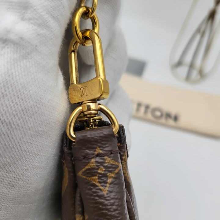 LOUIS VUITTON MULTI POCHETTE MONOGRAM