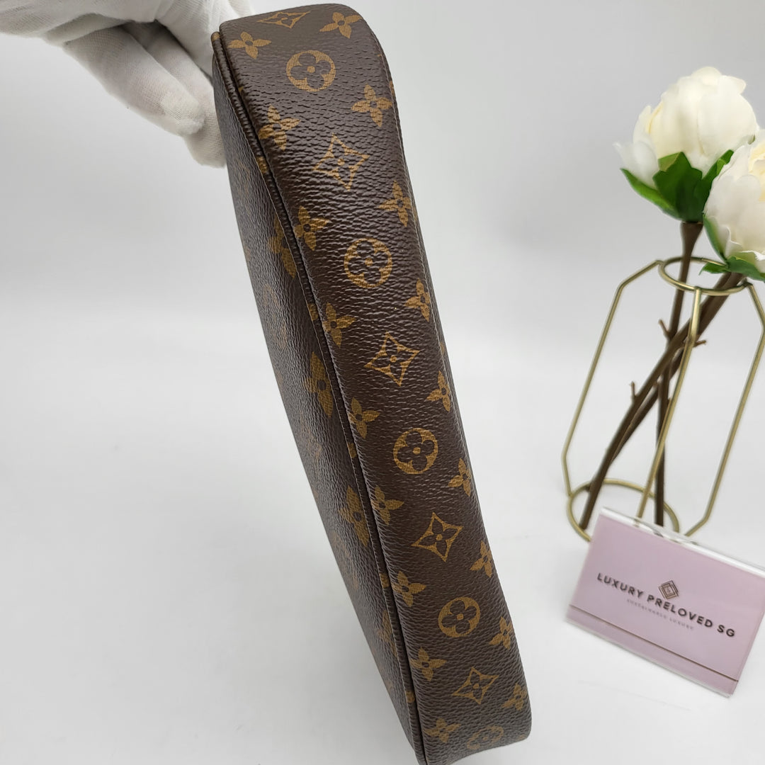 LOUIS VUITTON MULTI POCHETTE