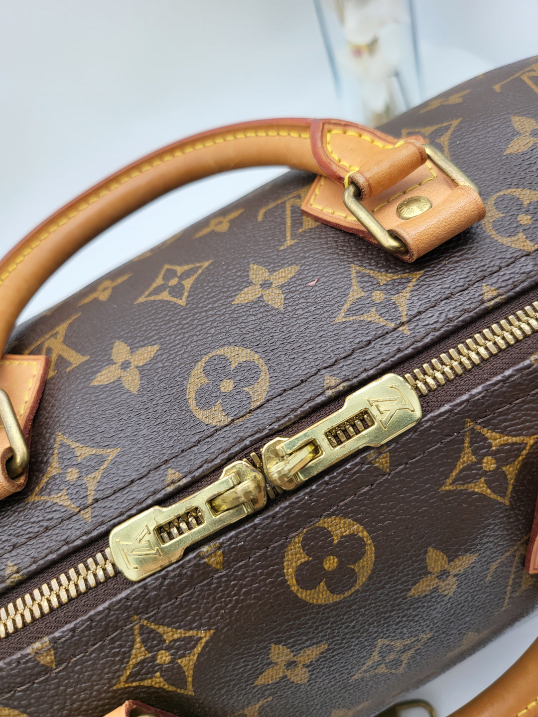 LOUIS VUITTON BANDOULIERE 30 MONOGRAM