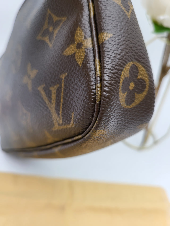 LOUIS VUITTON POCHETTE ACCESSORIES MONOGRAM