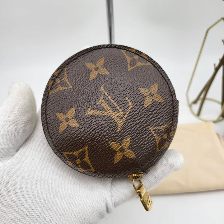 LOUIS VUITTON MULTI POCHETTE