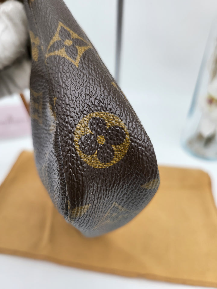 LOUIS VUITTON POCHETTE ACCESSORIES MONOGRAM