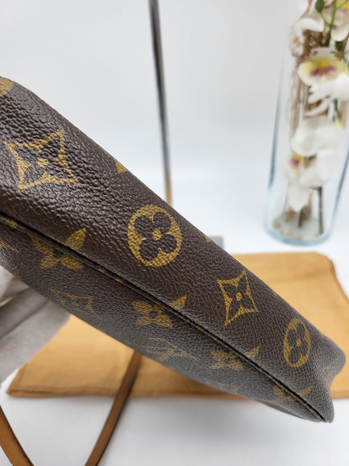 LOUIS VUITTON POCHETTE ACCESSORIES MONOGRAM