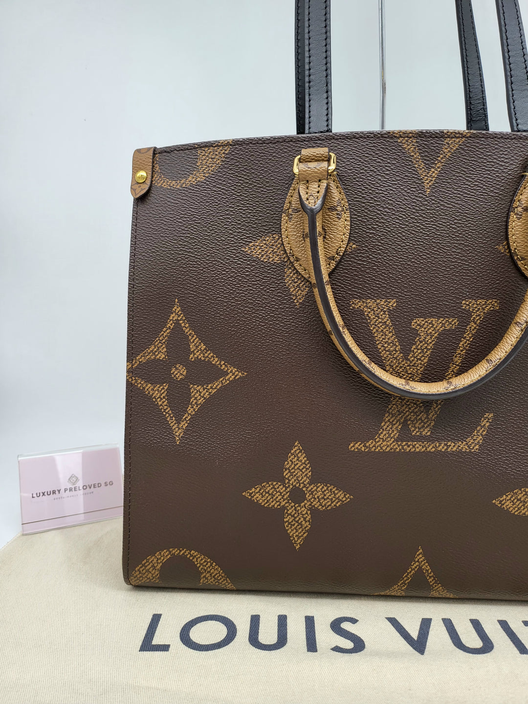 LOUIS VUITTON ON THE GO MM REVERSED