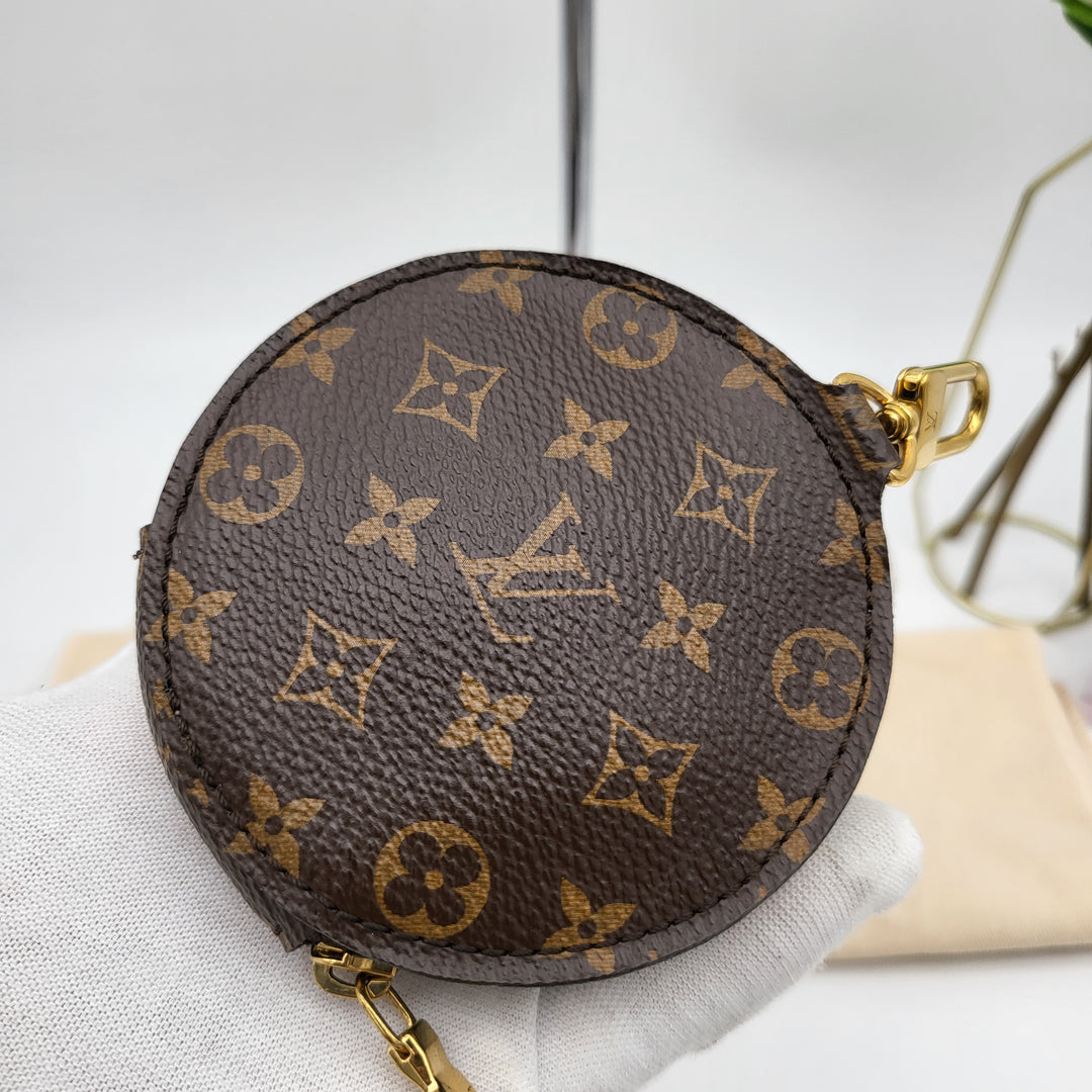 LOUIS VUITTON MULTI POCHETTE