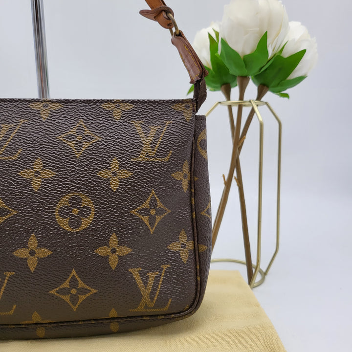 LOUIS VUITTON POCHETTE ACCESSOIRES MONOGRAM