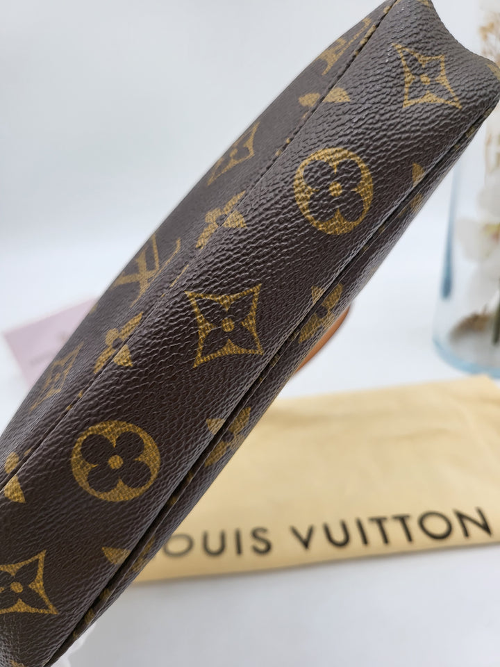 LOUIS VUITTON POCHETTE ACCESSORIES MONOGRAM