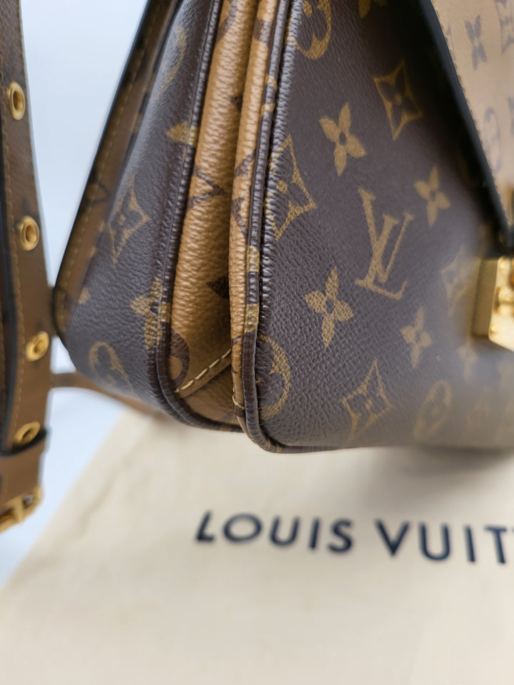 LOUIS VUITTON POCHETTE METIS MONOGRAM REVERSED