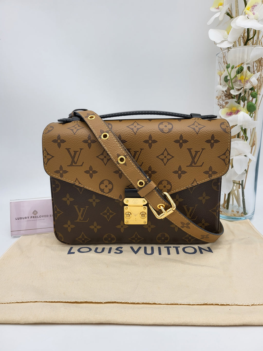 LOUIS VUITTON POCHETTE METIS MONOGRAM REVERSED