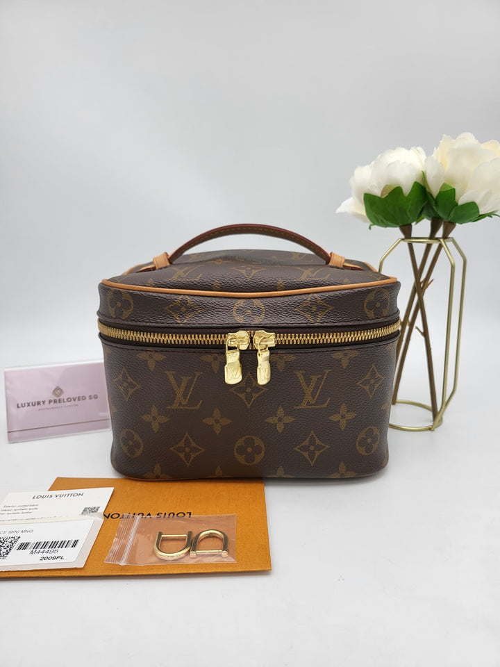 LOUIS VUITTON NICE MINI VANITY MONOGRAM