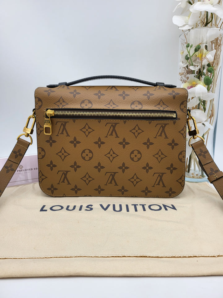 LOUIS VUITTON POCHETTE METIS MONOGRAM REVERSED