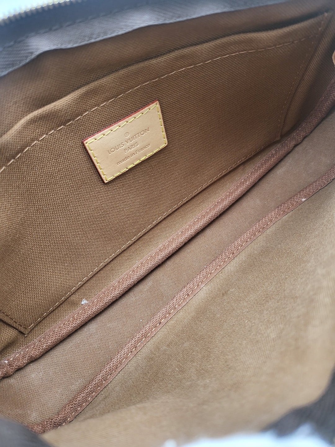 LOUIS VUITTON MULTI POCHETTE