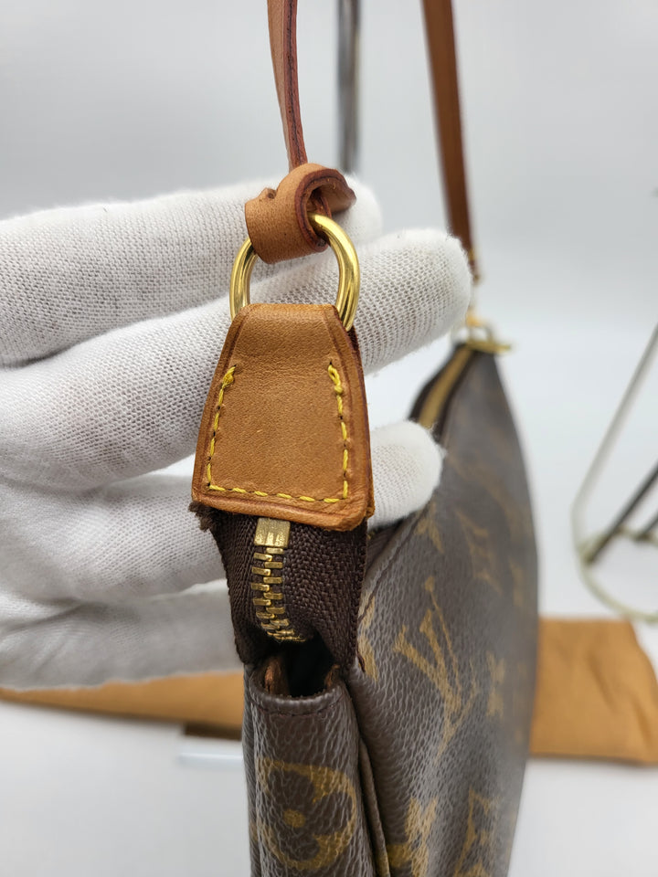 LOUIS VUITTON POCHETTE ACCESSORIES MONOGRAM