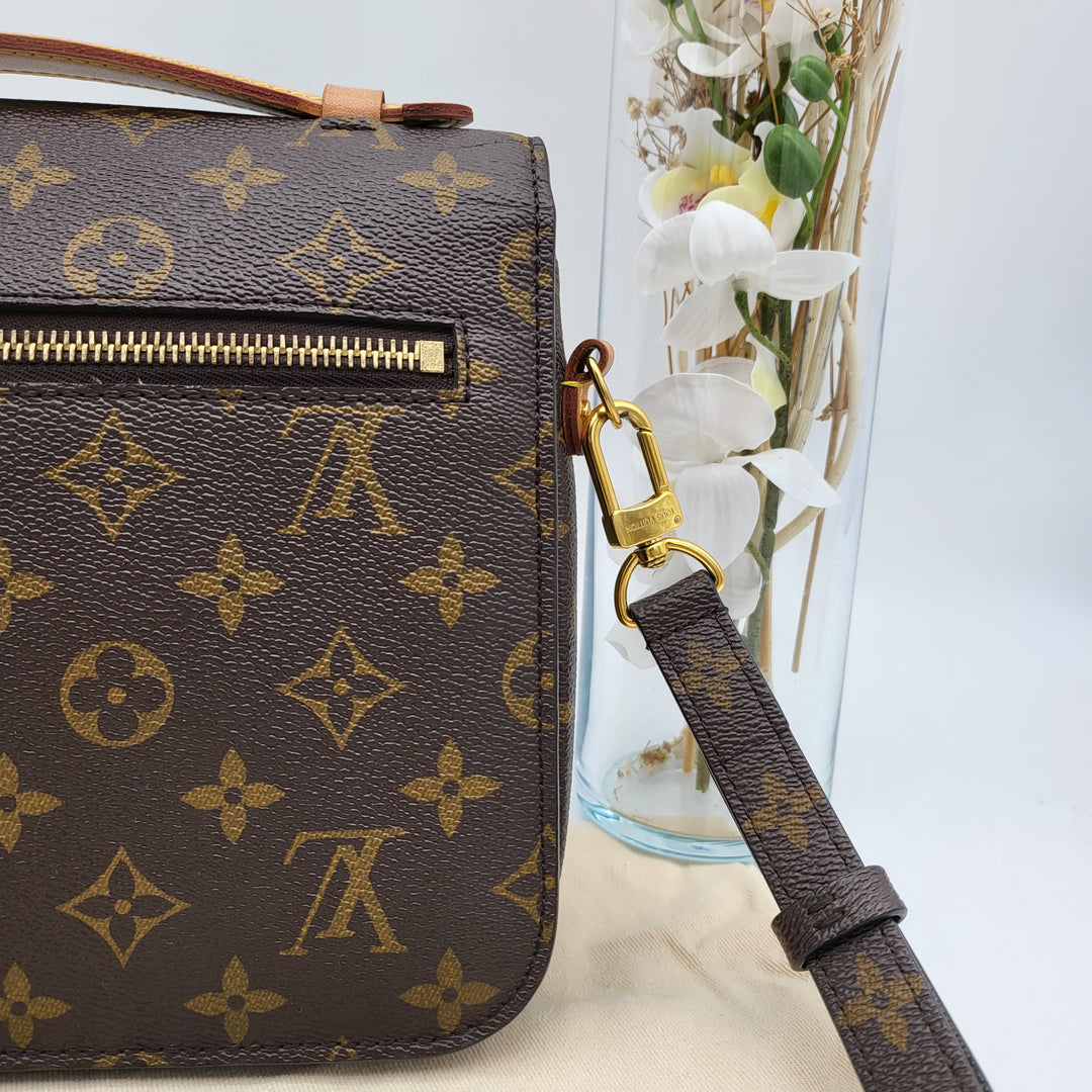 LOUIS VUITTON POCHETTE METIS MONOGRAM ( RFID )