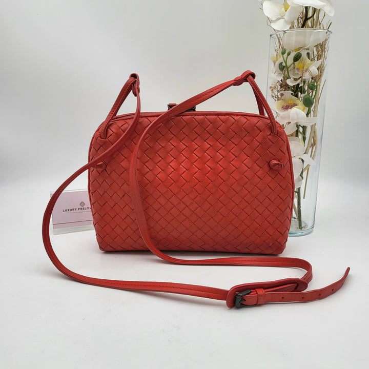 BOTTEGA RED LEATHER CROSSBODY