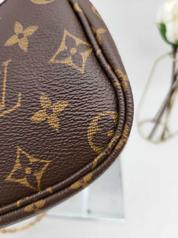 LOUIS VUITTON MULTI POCHETTE( RFID )