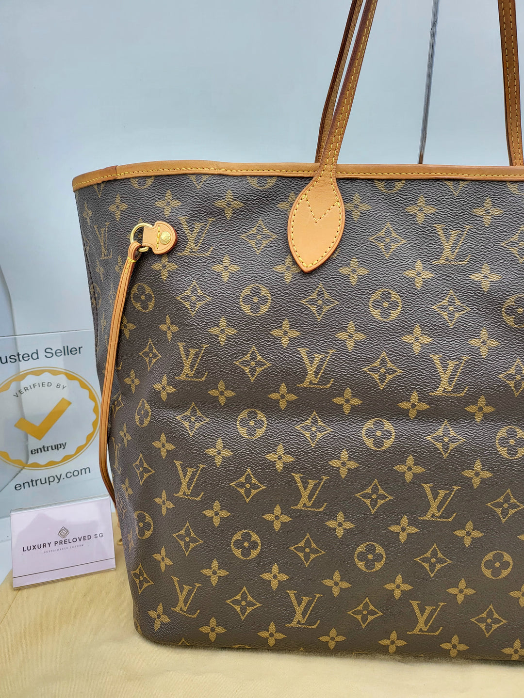 LOUIS VUITTON GM MONOGRAM