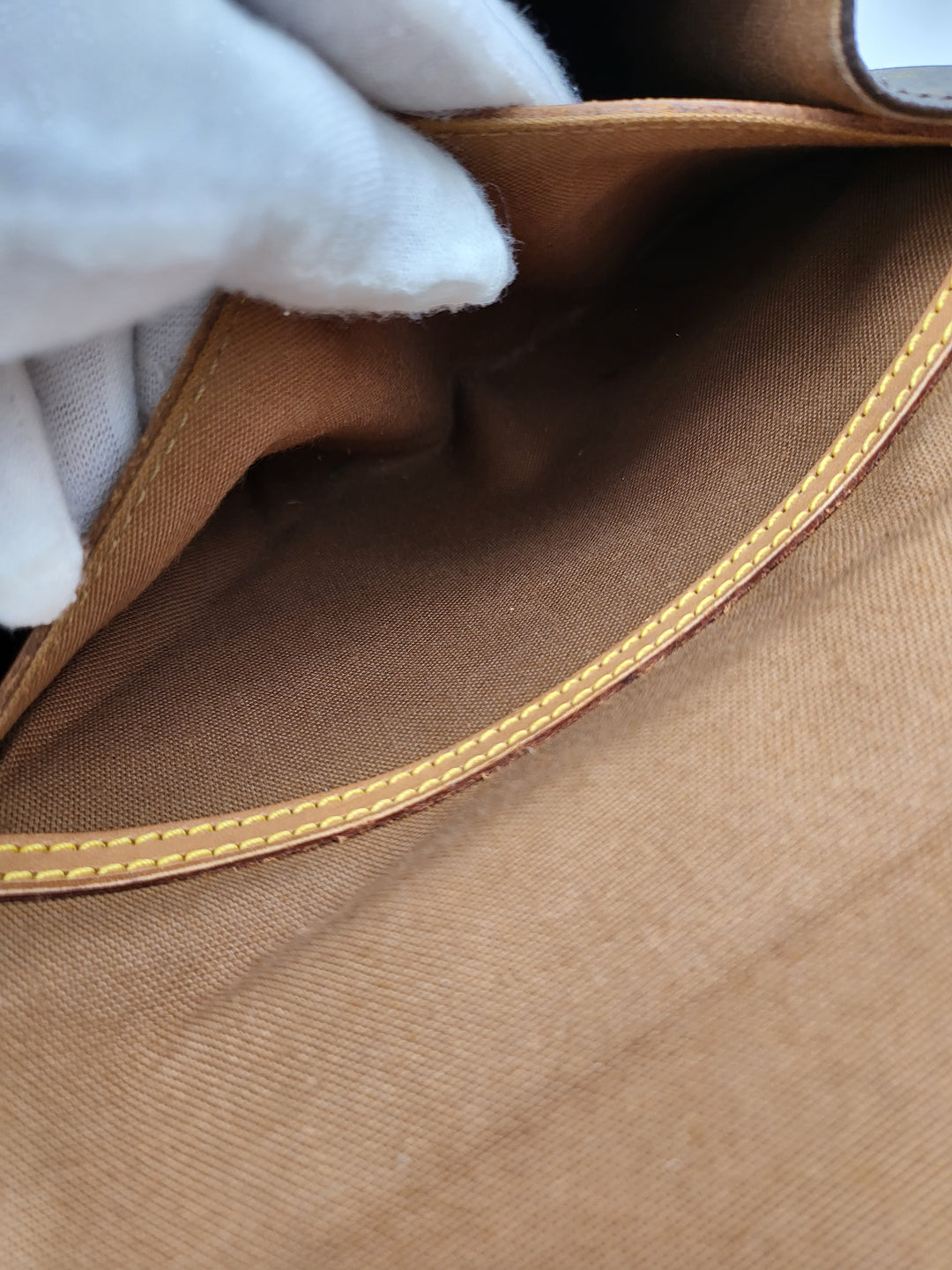 LOUIS VUITTON  BELL AIR MONOGRAM