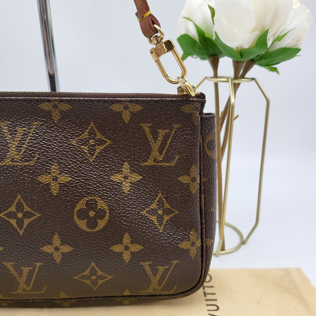 LOUIS VUITTON POCHETTE ACCESSOIRES MONOGRAM