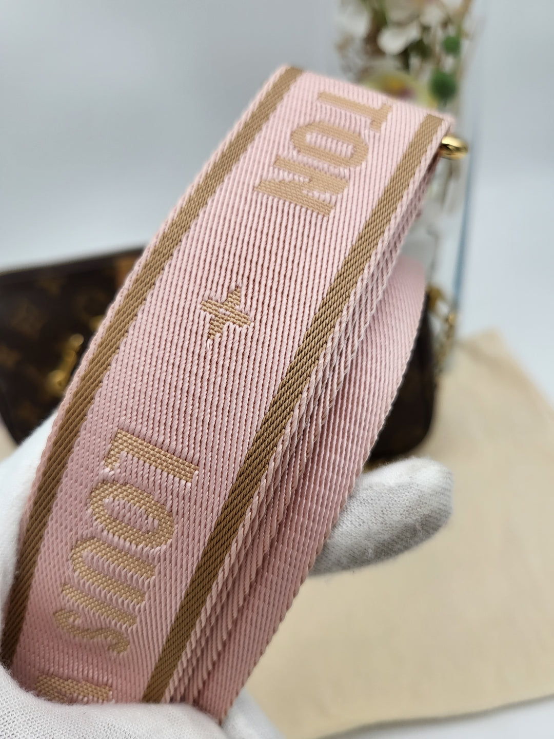 LOUIS VUITTON MULTI POCHETTE