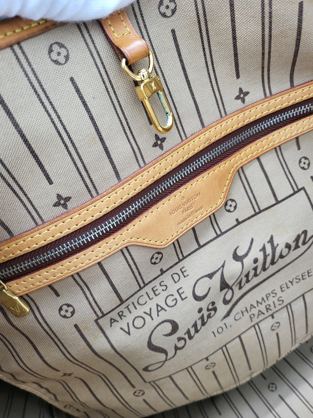 LOUIS VUITTON GM MONOGRAM