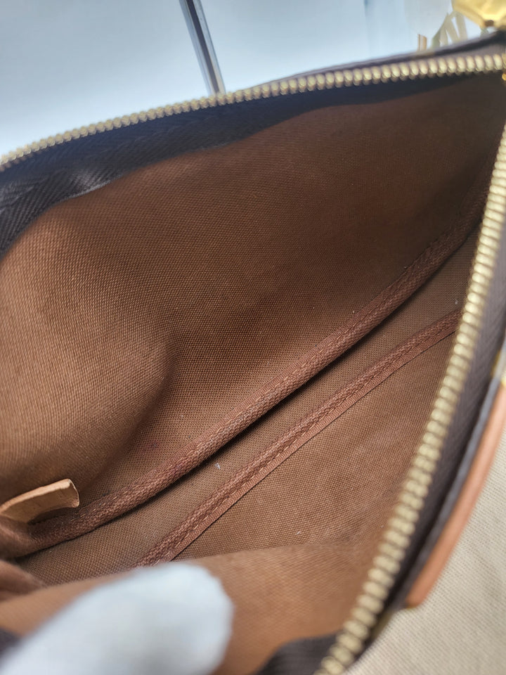 LOUIS VUITTON MULTI POCHETTE