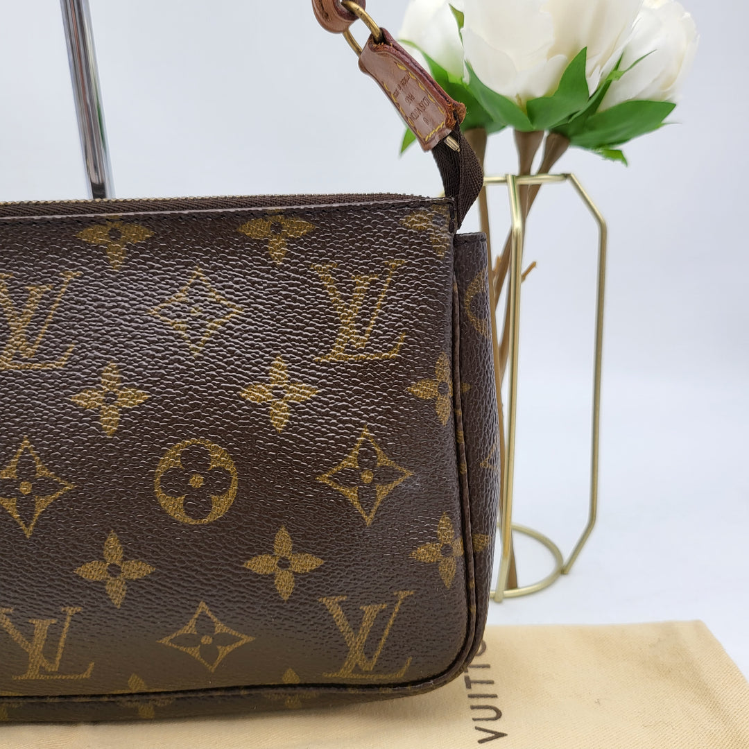 LOUIS VUITTON POCHETTE ACCESSOIRES MONOGRAM