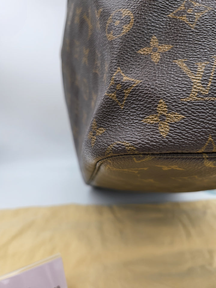 LOUIS VUITTON GM MONOGRAM