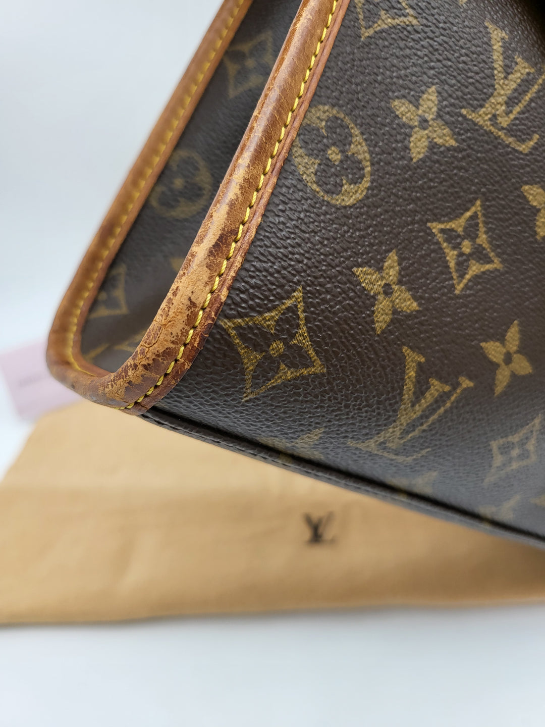 LOUIS VUITTON  BELL AIR MONOGRAM