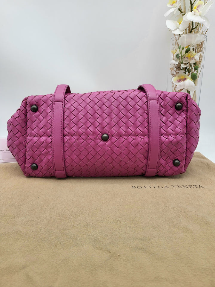 BOTTEGA VENETA INTERECCAITO SHOULDER BAG