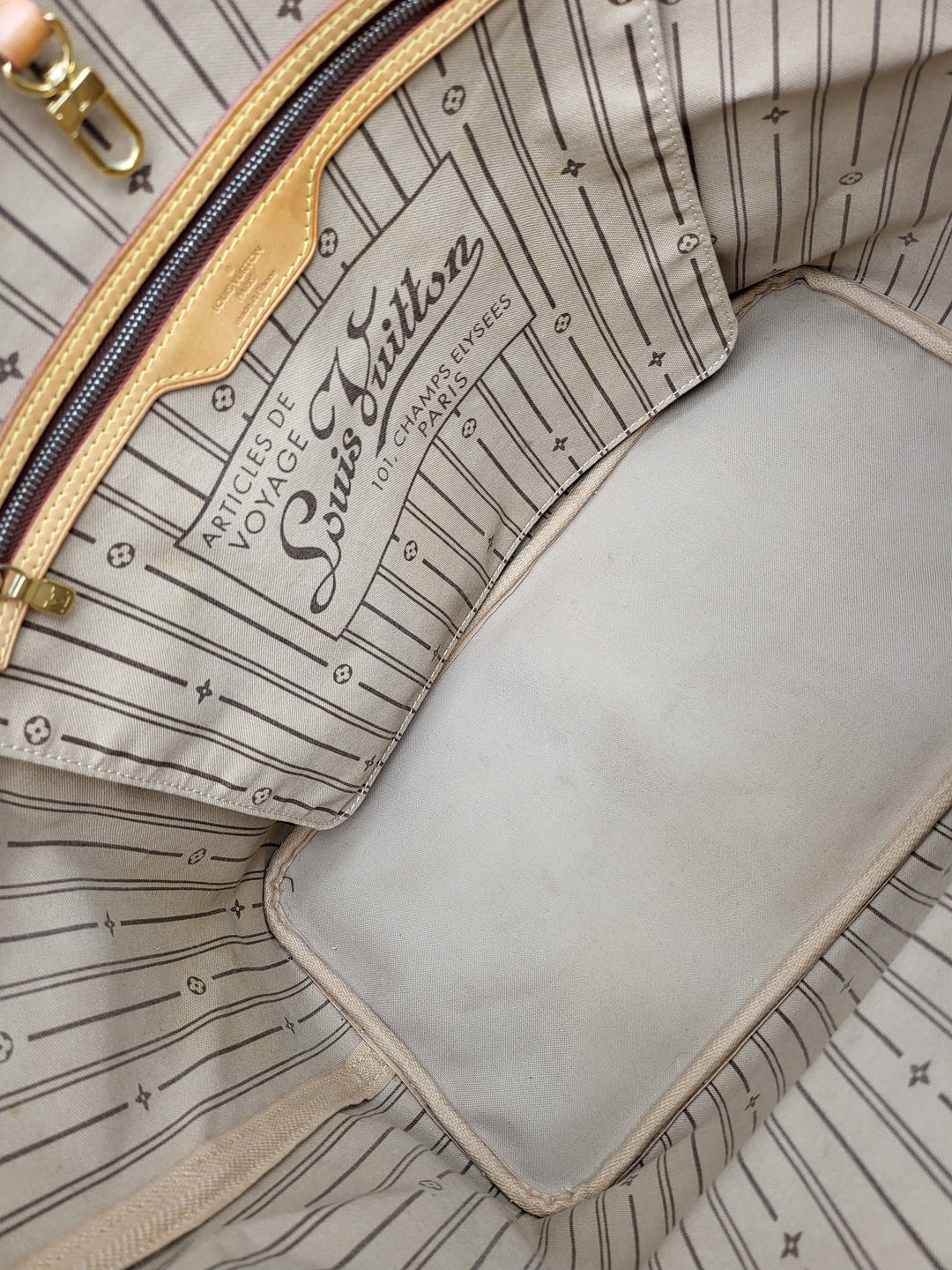 LOUIS VUITTON GM MONOGRAM