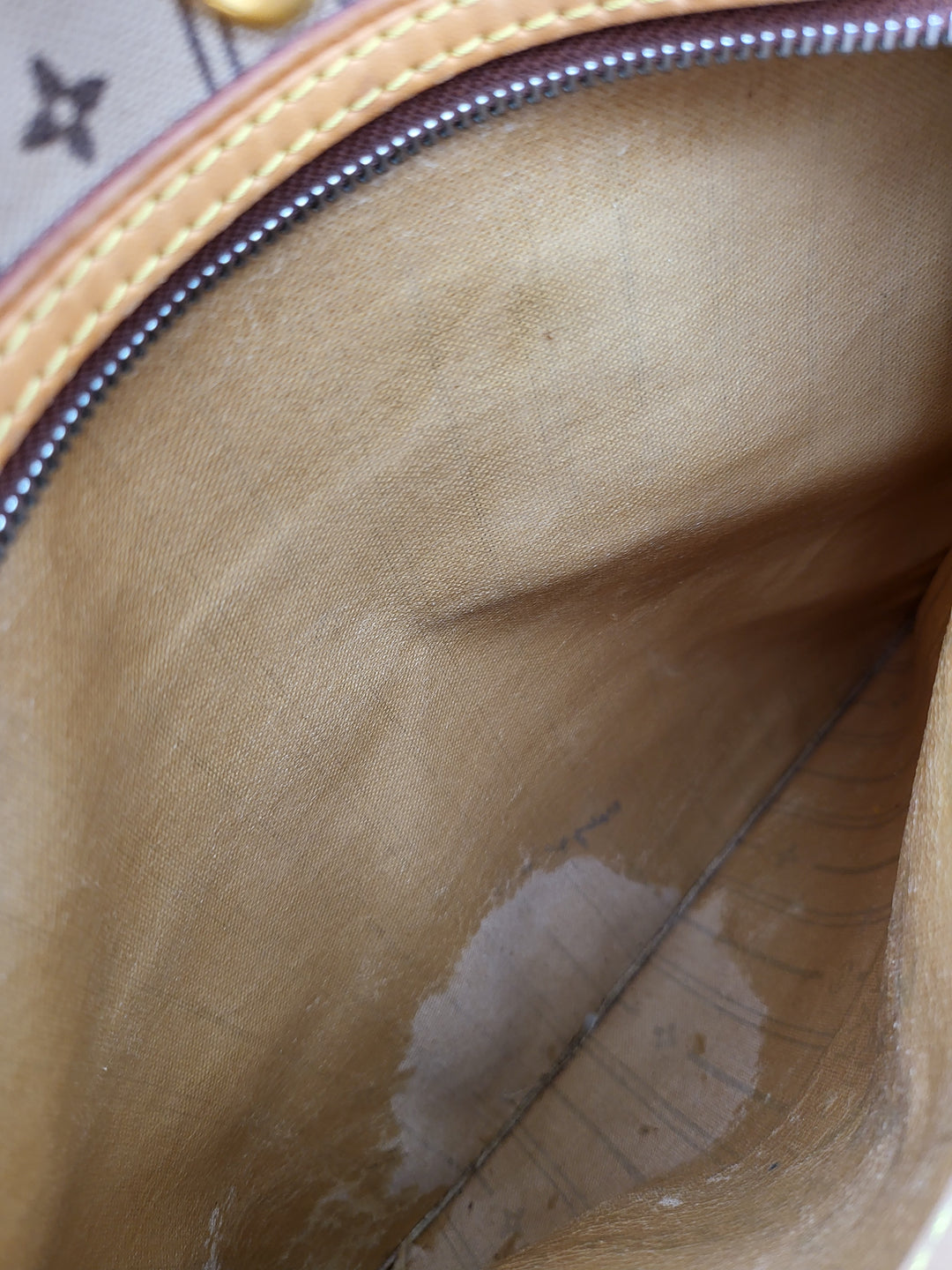 LOUIS VUITTON GM MONOGRAM