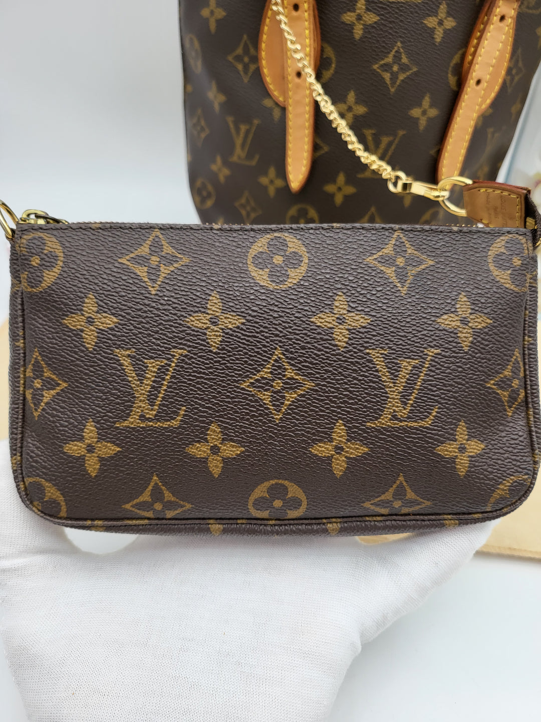 LOUIS VUITTON BUCKET PM MONOGRAM