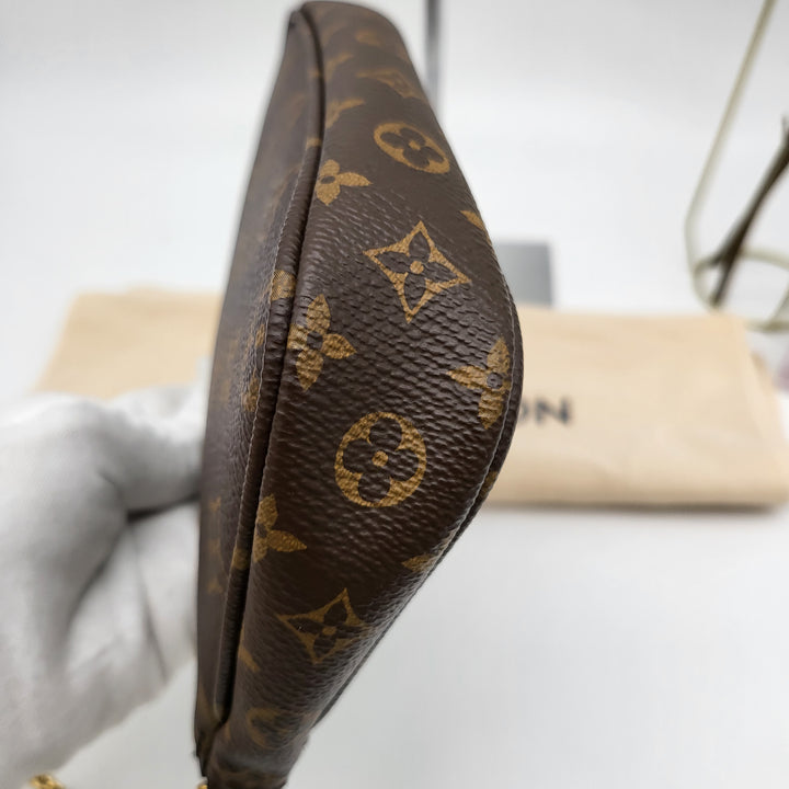 LOUIS VUITTON MULTI POCHETTE