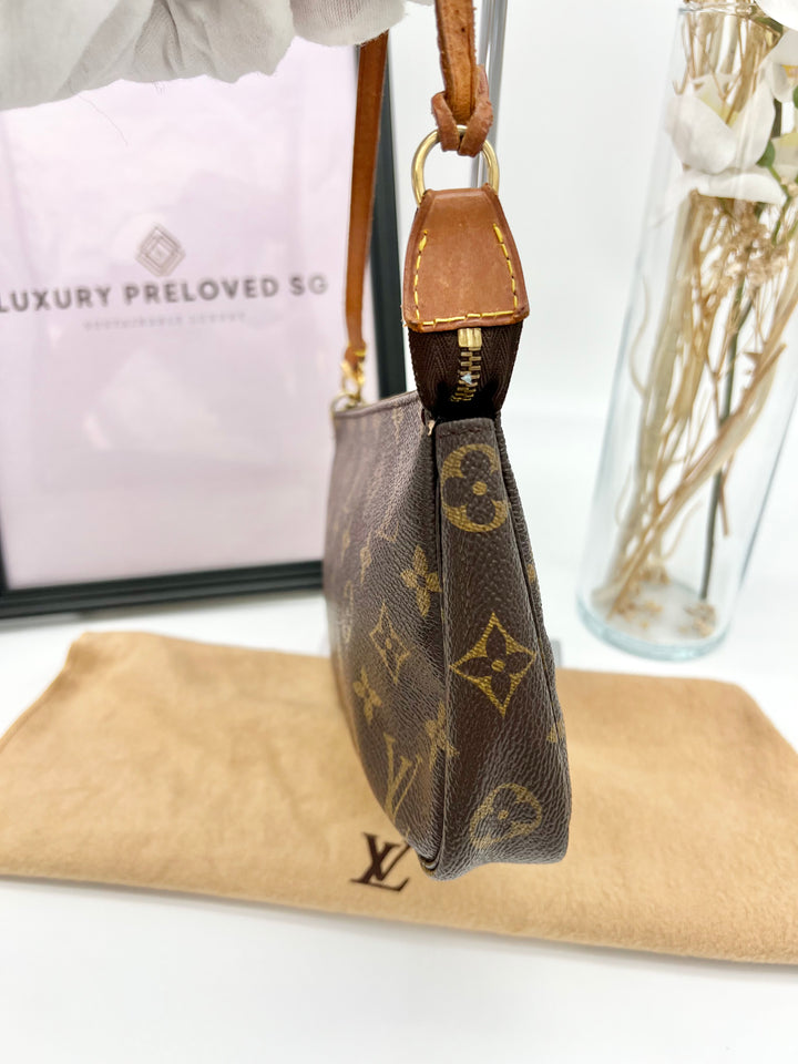 LOUIS VUITTON POCHETTE ACCESSOIRES MONOGRAM