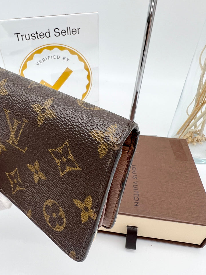 LOUIS VUITTON KISSLOCK WALLET MONOGRAM