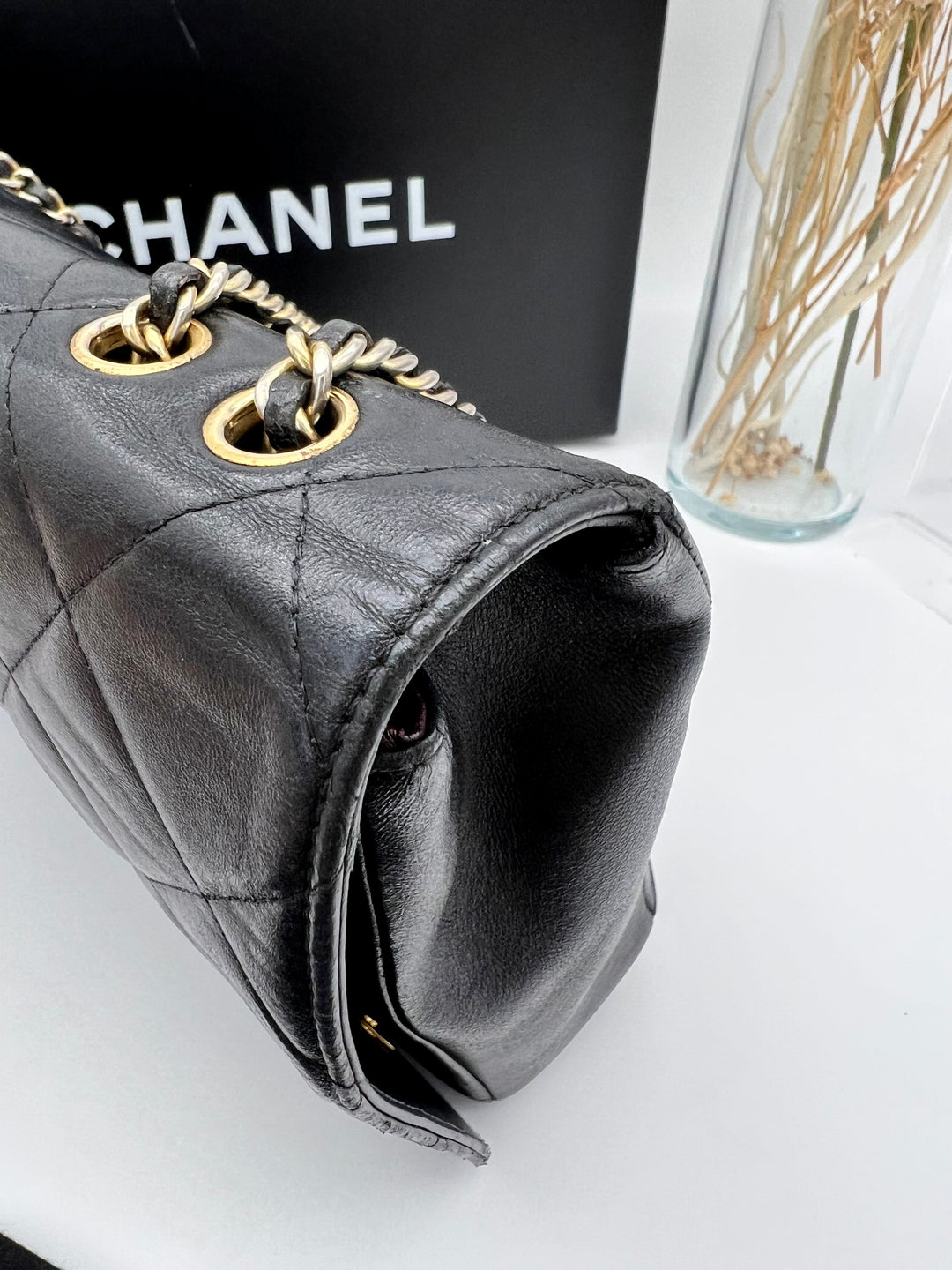 CHANEL VINTAGE CAVIAR SHOULDER BAG