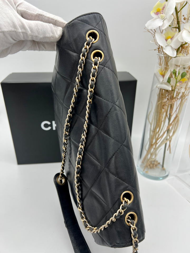 CHANEL VINTAGE CAVIAR SHOULDER BAG