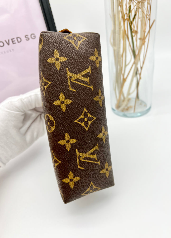 LOUIS VUITTON TOILETRY POUCH PM