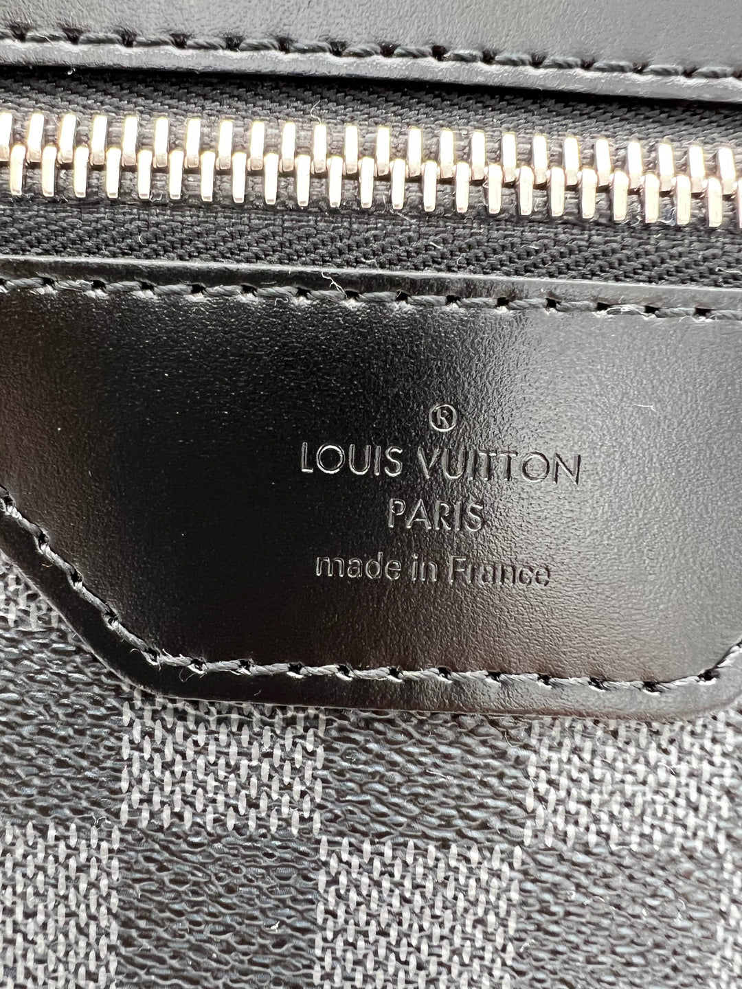 LOUIS VUITTON DANIEL MESSENGER BAG