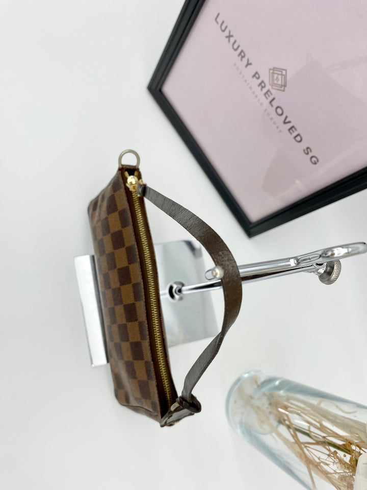 LOUIS VUITTON POCHETTE ACCESSOIRES DAMIER EBENE