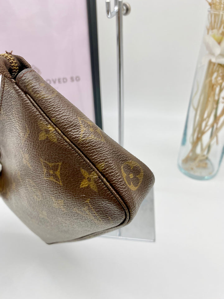 LOUIS VUITTON POCHETTE ACCESSORIES