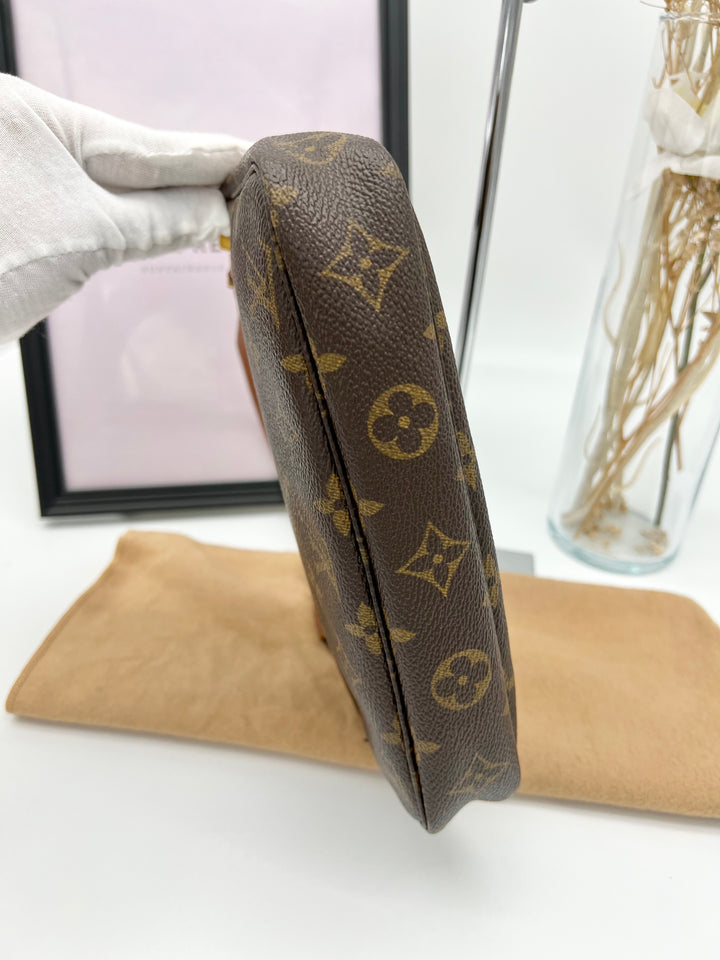 LOUIS VUITTON POCHETTE ACCESSOIRES MONOGRAM