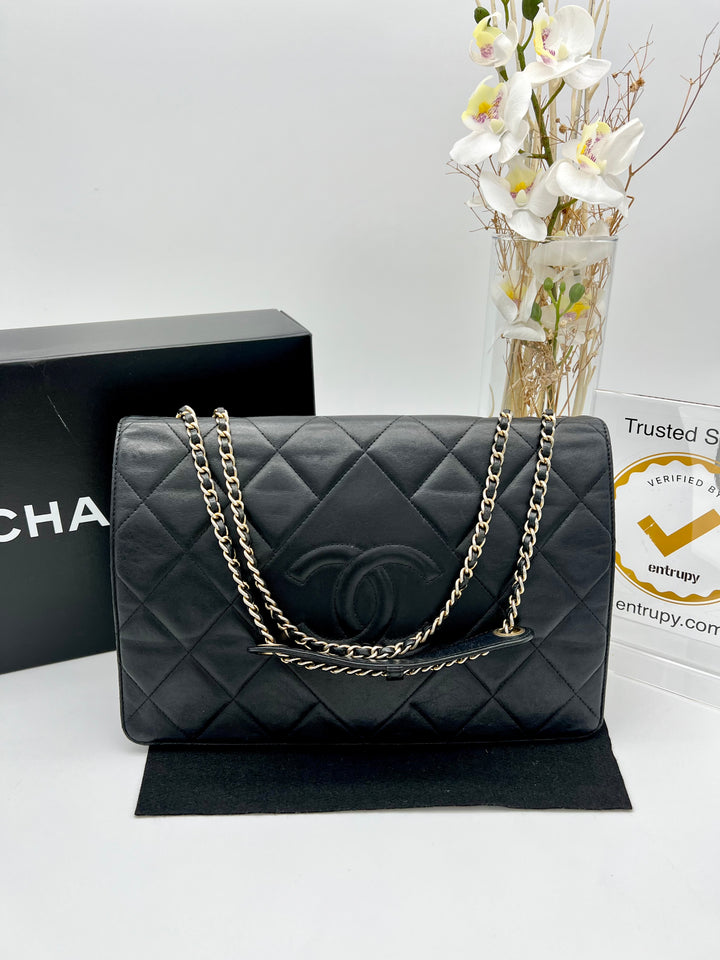 CHANEL VINTAGE CAVIAR SHOULDER BAG