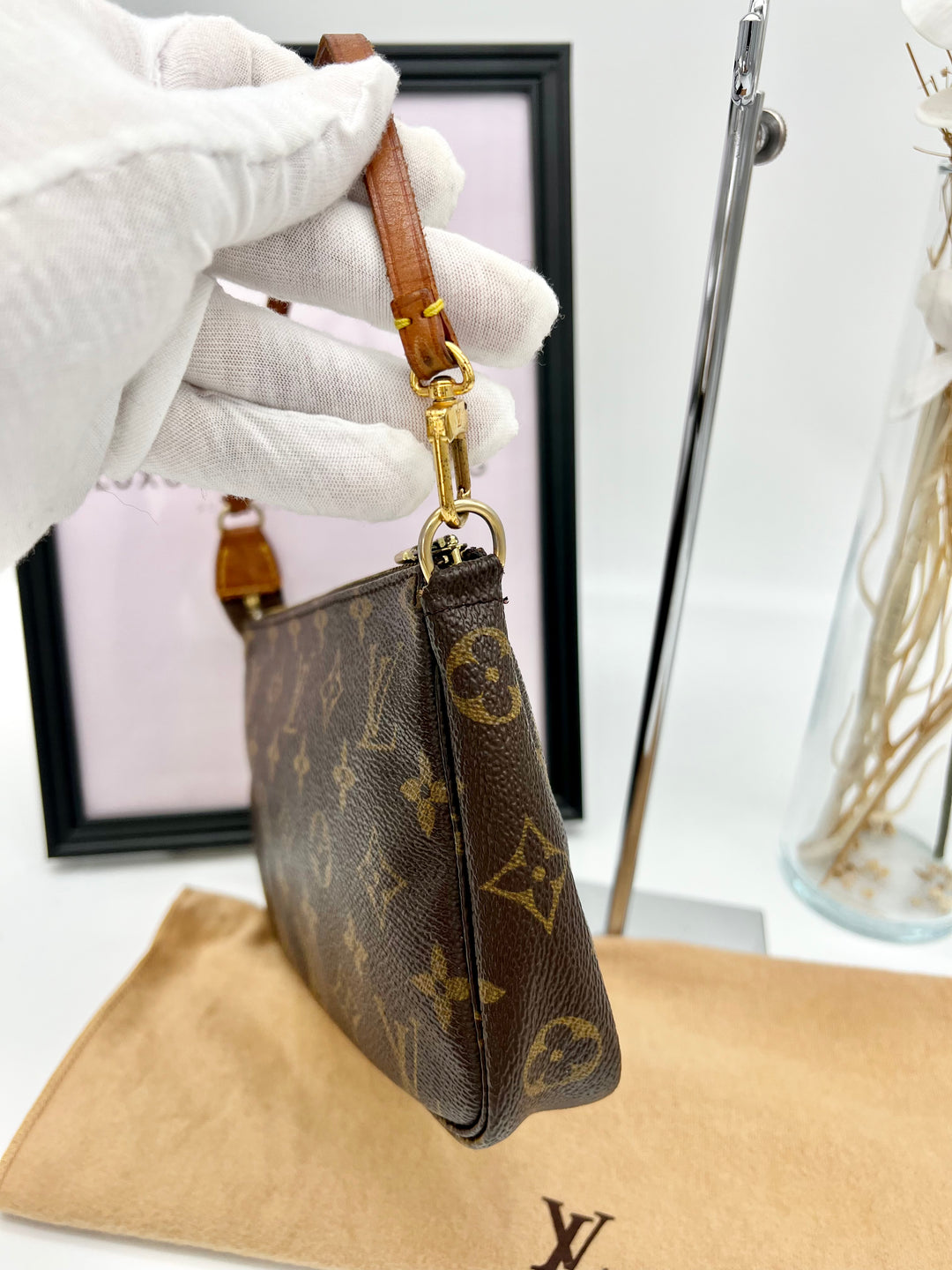 LOUIS VUITTON POCHETTE ACCESSOIRES MONOGRAM