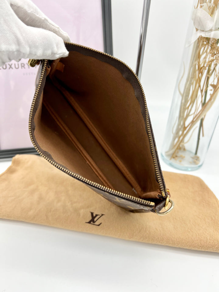 LOUIS VUITTON POCHETTE ACCESSOIRES MONOGRAM